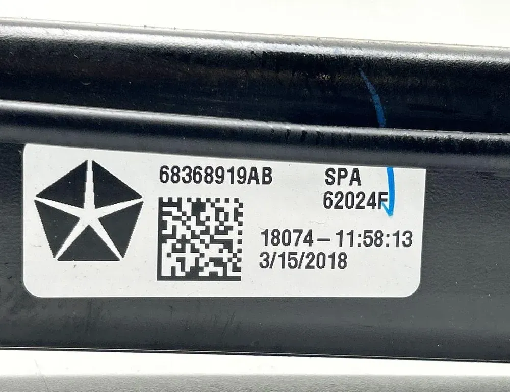 CHRYSLER Pacifica 2 generation (RU) (2016-2023) Pravé zadné dvere s jemným zatváraním 18074115813,62024F 34127160