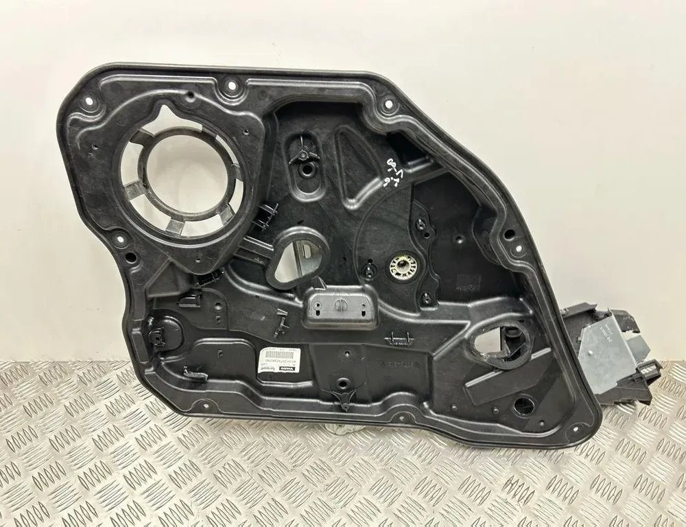 VOLVO V60 1 generation (2010-2020) Zdvíhač pravého zadného dverového okna 30784312 34119316