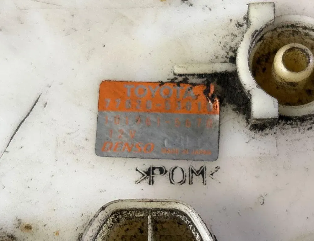 LEXUS RX 2 generation (2003-2009) Топливный насос 34108369