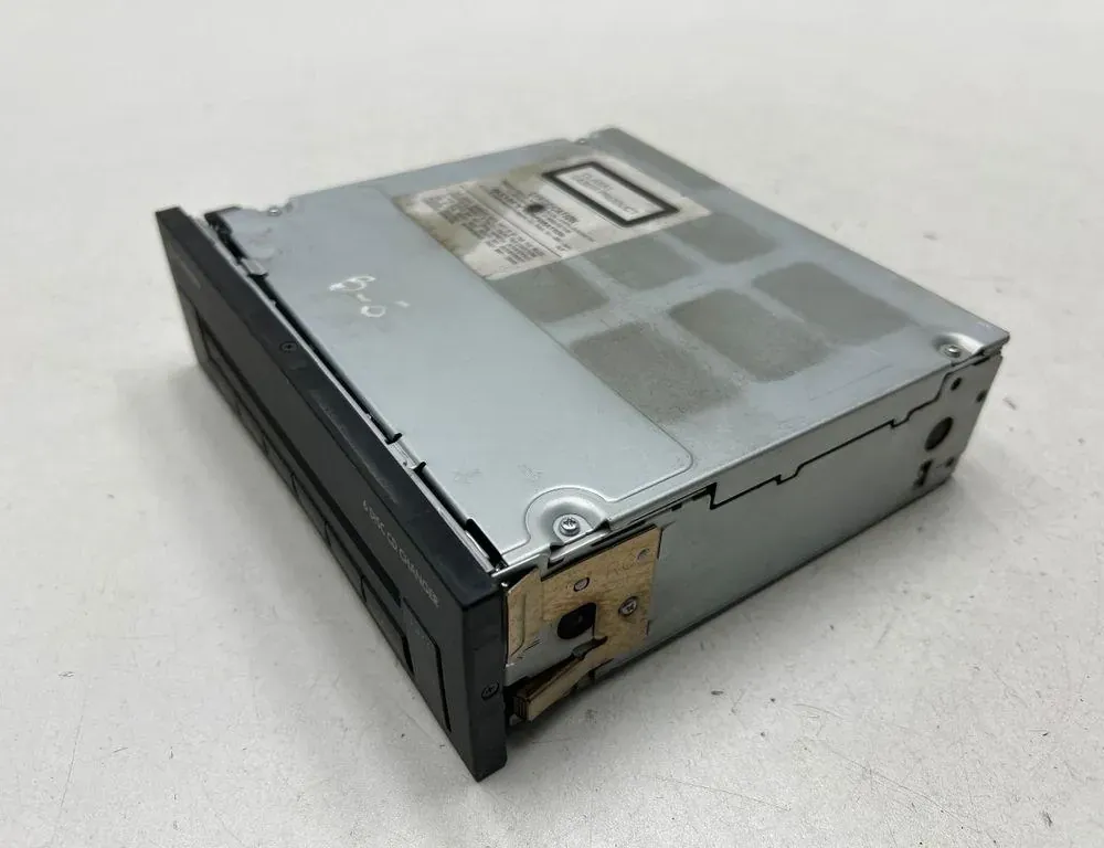 VOLKSWAGEN Passat B7 (2010-2015) CD menič 3C0035110 34104378