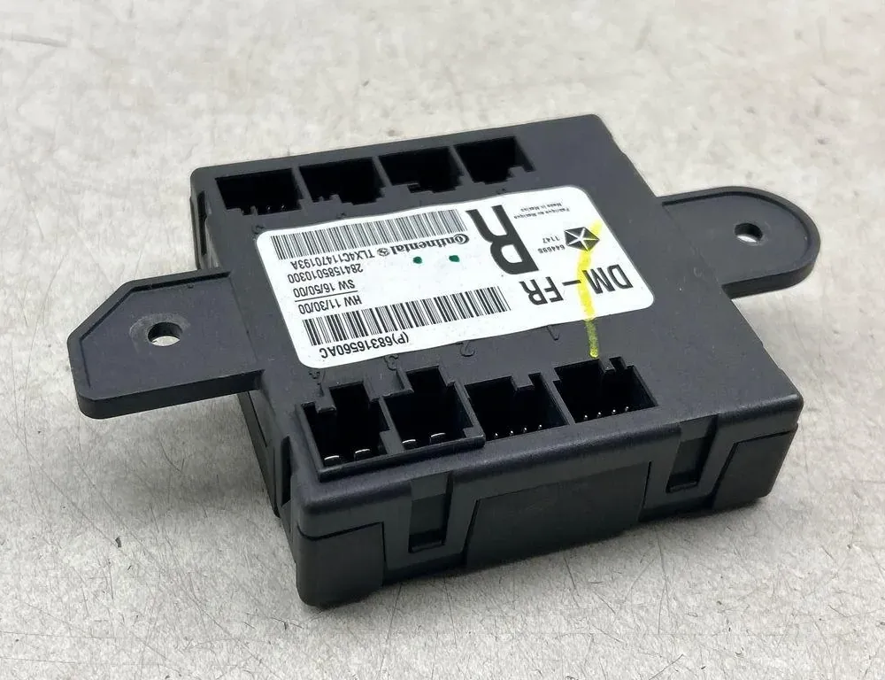 DODGE Durango 3 generation (2010-2024) Блок управления дверей задние правые TLX4C11470193A,68316560AC,2841585010300 34116765