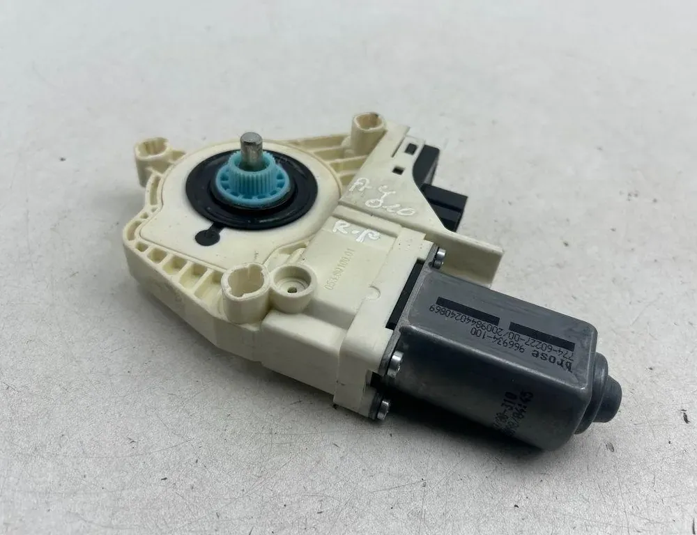 AUDI A4 B7/8E (2004-2008) Маторчик стеклоподъемника передней левой двери 00000,1101965575100,8K0959802 34110095