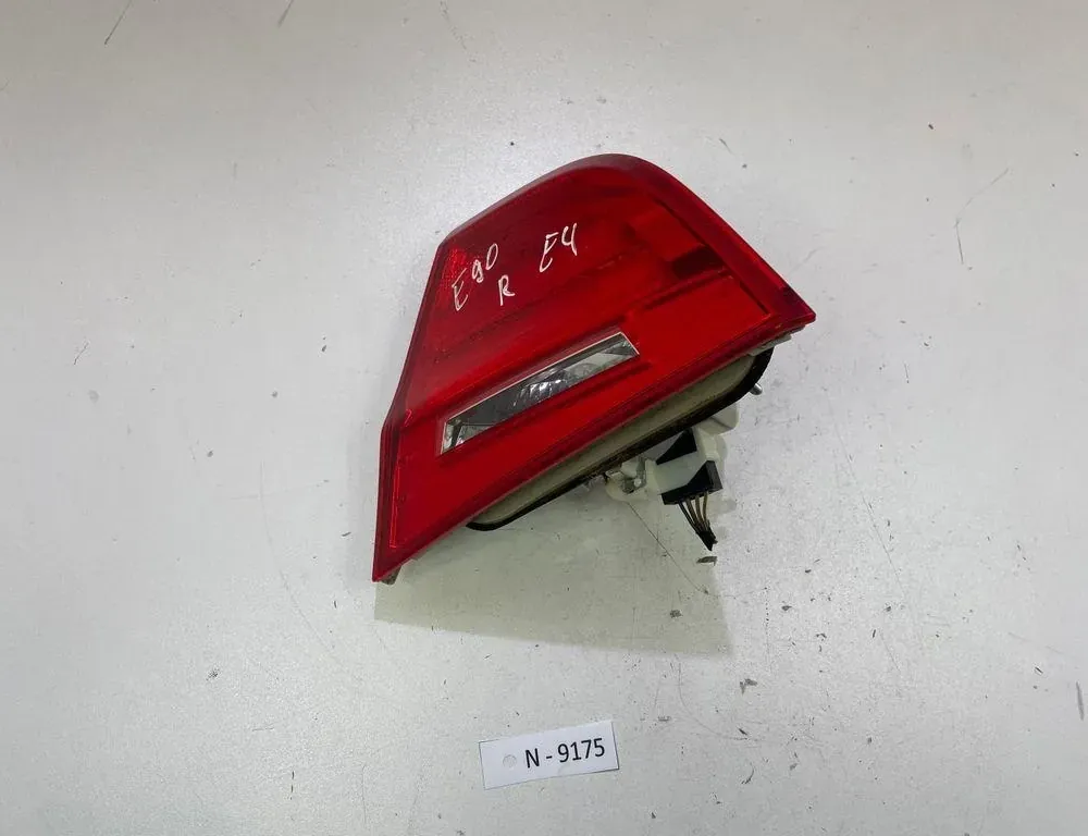 BMW 3 Series E90/E91/E92/E93 (2004-2013) Фонарь крышки багажника правый 4871734 34126250