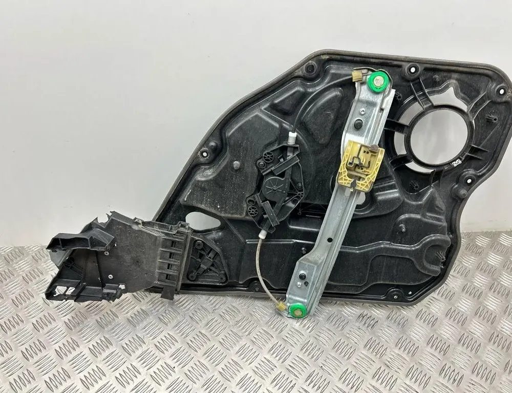 VOLVO V60 1 generation (2010-2020) Zdvíhač pravého zadného dverového okna 30784312 34119316