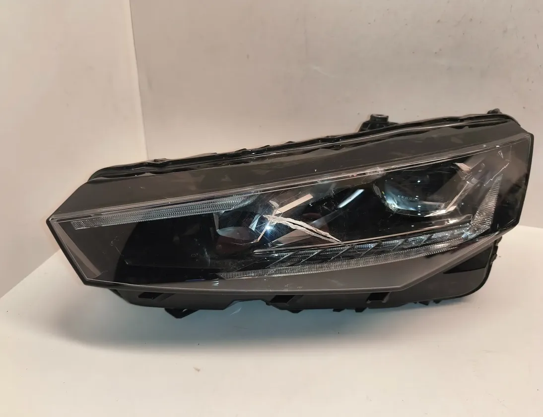 SKODA Scala 1 generation (2019-2023) Ľavé predné svetlomety 656941015a 33366610