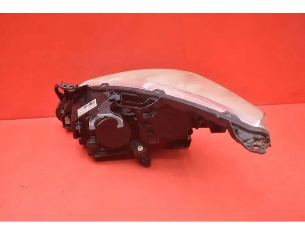 PEUGEOT 5008 1 generation (2009-2016) Pravé predné svetlo 9682519080 27690255