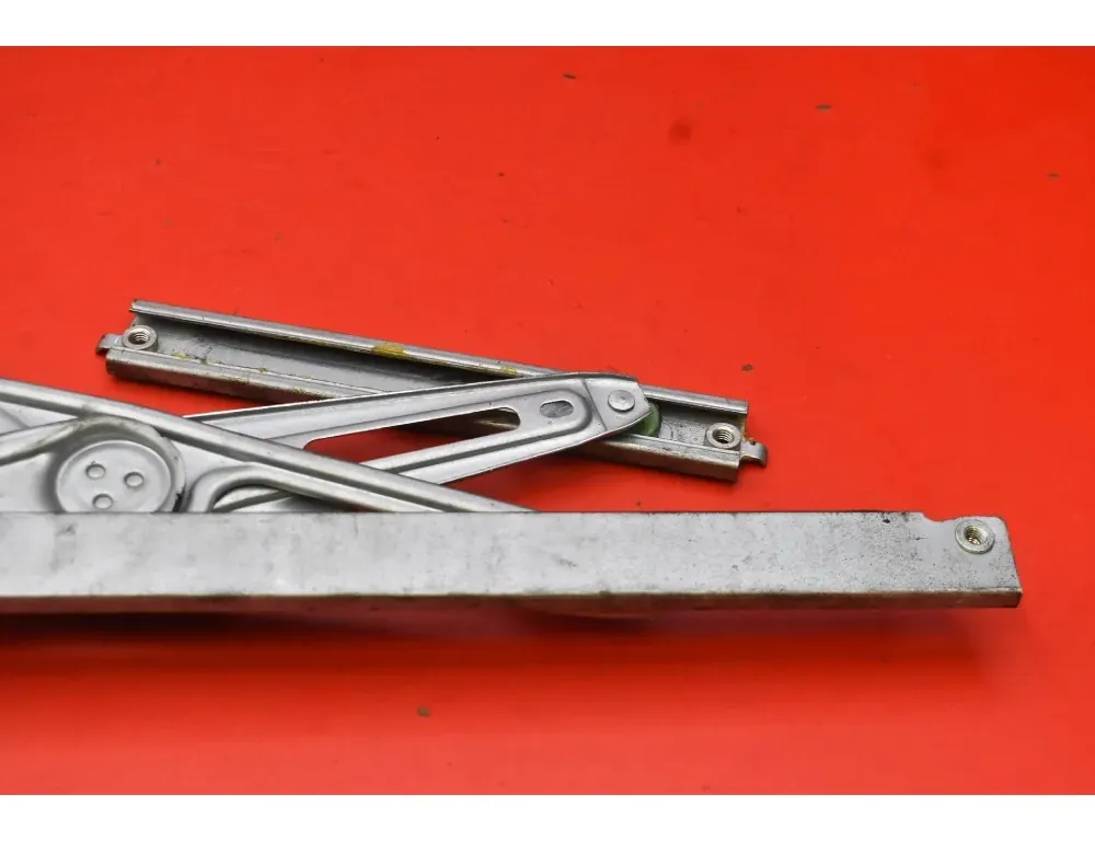 TOYOTA Yaris 2 generation (2005-2012) Стеклоподъемник передней левой двери 85702-0F010 33525953