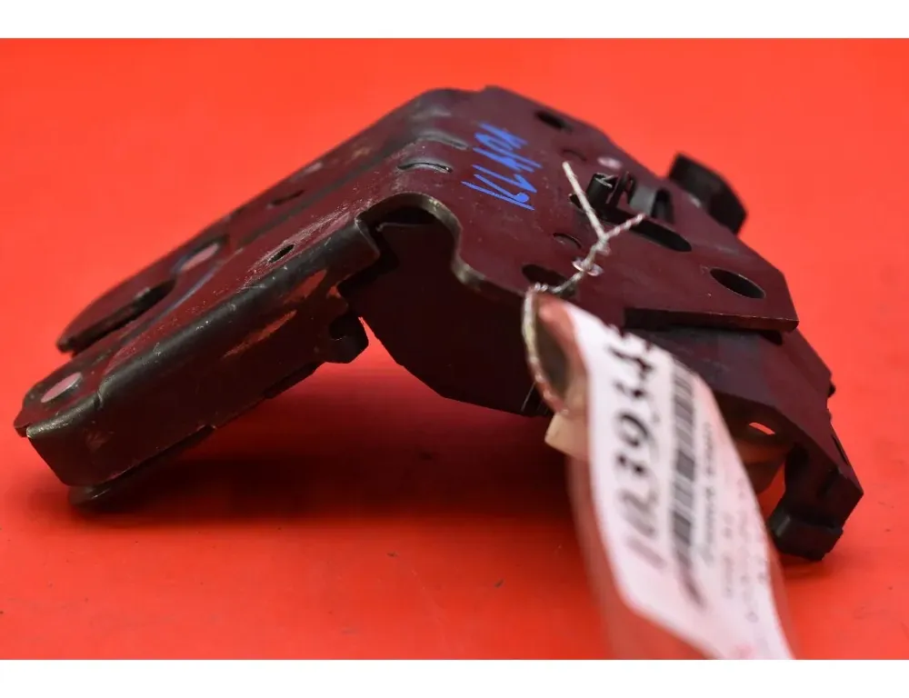 AUDI A4 B7/8E (2004-2008) Замок крышки багажника 8P4827505B 33533004