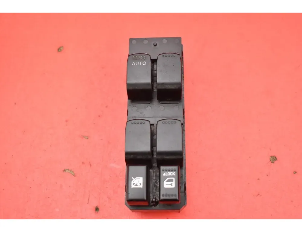 SUZUKI SX4 1 generation (2006-2014) Vypínač ľavého okna predných dverí 64J20 33533163