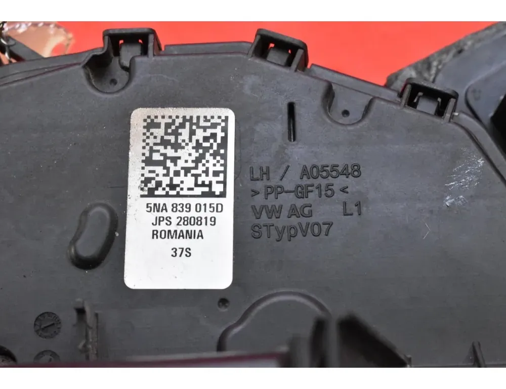 VOLKSWAGEN Passat B8 (2014-2023) Замок задней левой двери 5NA839015D 33663871