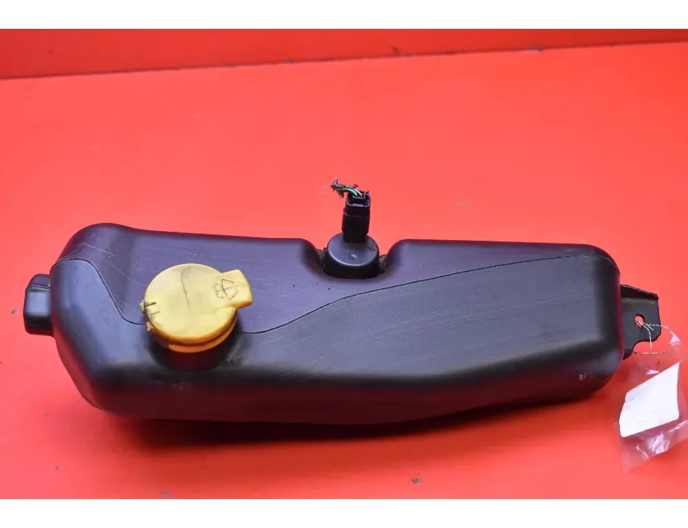 DACIA 800 Series 1 generation (1986-1999) Nádrž na ostrekovač okien 289104583R 33800283