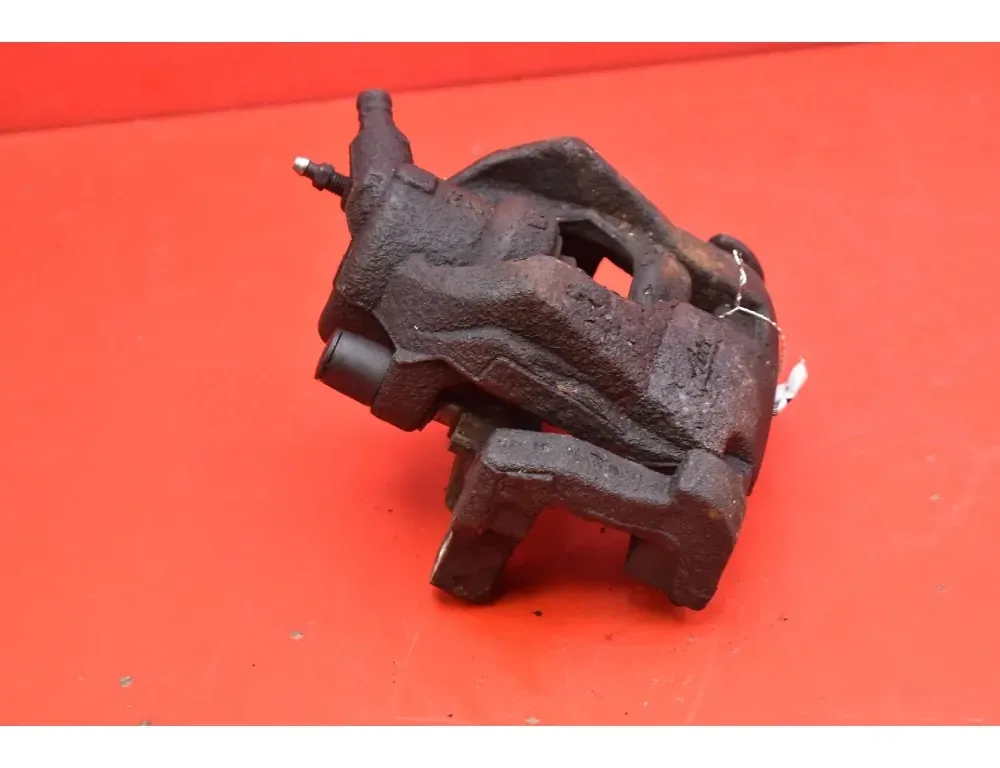VOLVO V60 1 generation (2010-2020) Front Left Brake Caliper 33926888