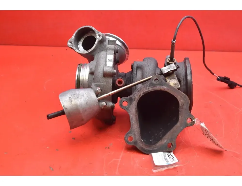 VOLVO V40 2 generation (2012-2020) Turbodúchadlo 31397999 33927033