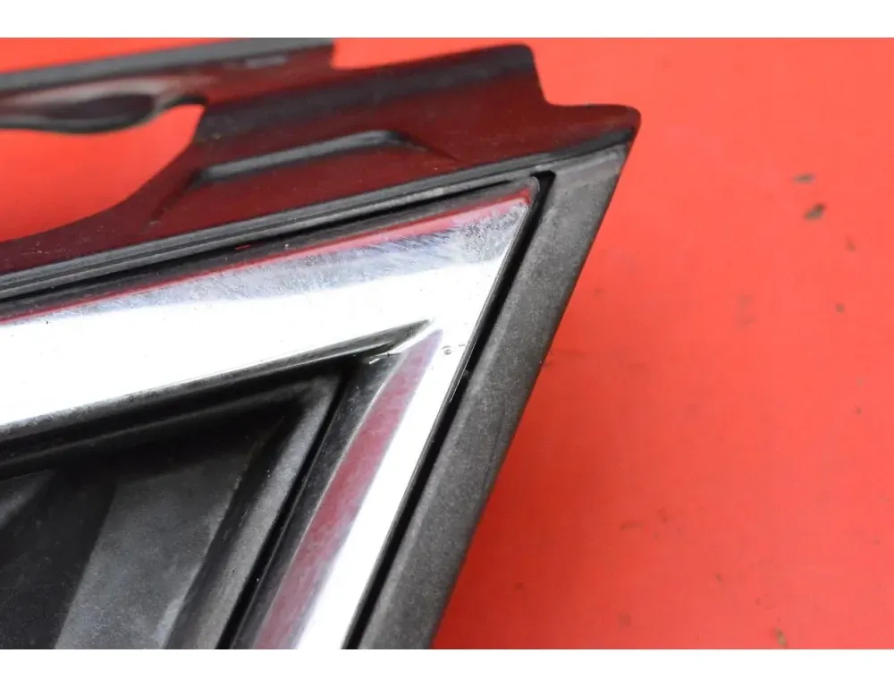 SKODA Express Exteriérová mriežka veterného otvoru 5JA853668 34485766