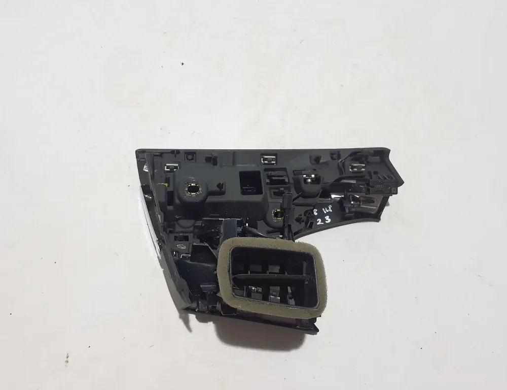 AUDI Q8 4M (2018-2024) Mriežka prívodu vzduchu do kabíny 4M8820901H,4M8853189AD2WF 33589542