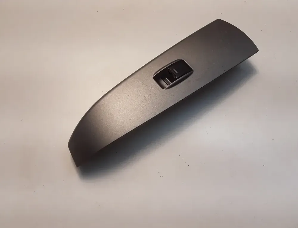 TOYOTA Prius 2 generation (XW20) (2003-2011) Кнопка стеклоподъемника задней левой двери 7427247050 33444300