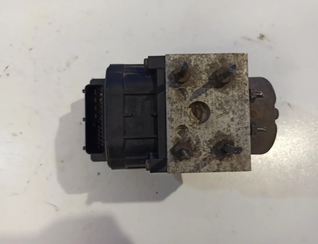 VOLVO V40 1 generation (1996-2004) ABS Pump 0273004224,30856098 18272959
