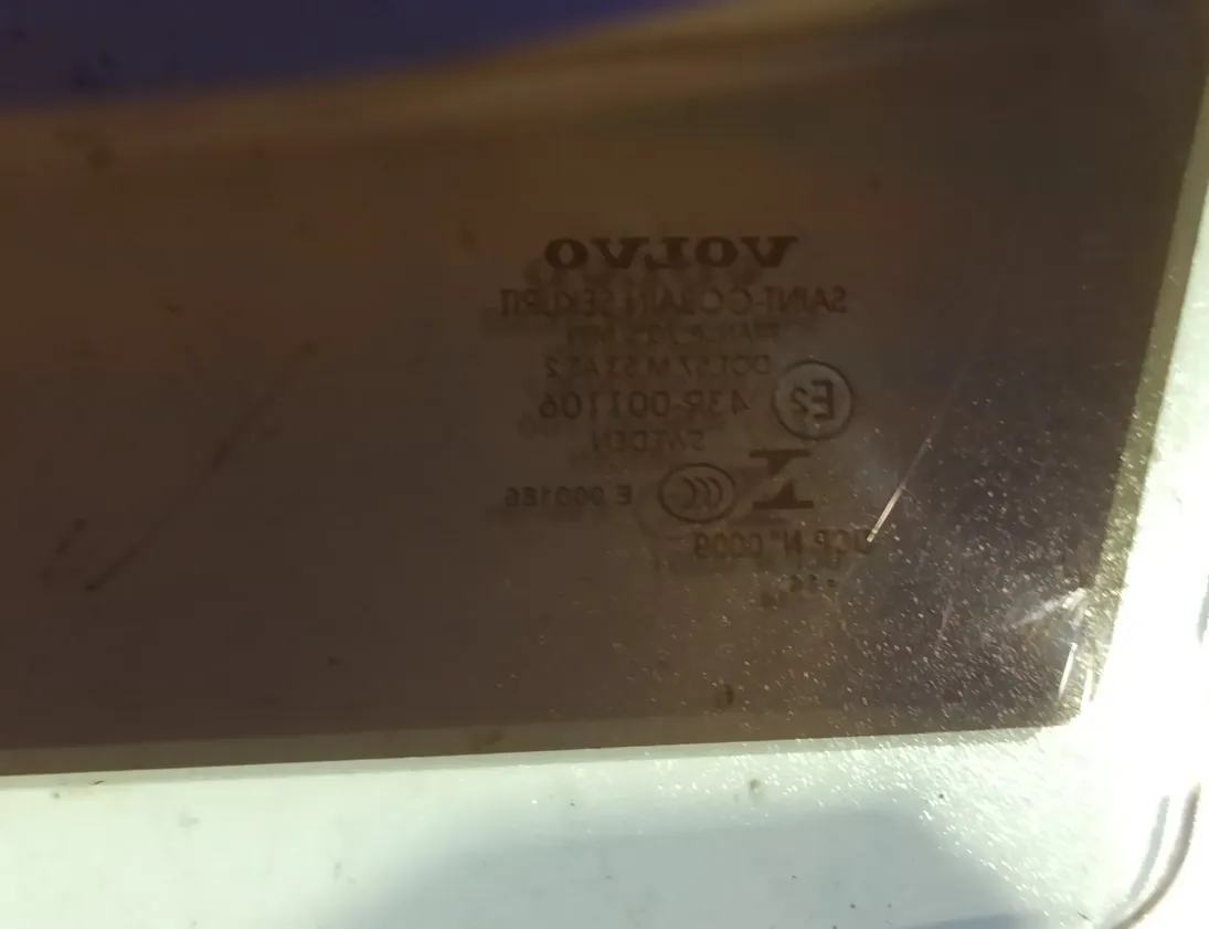 VOLVO V60 1 generation (2010-2020) Pravé predné dvere sklo 30799038,31385411 18787433