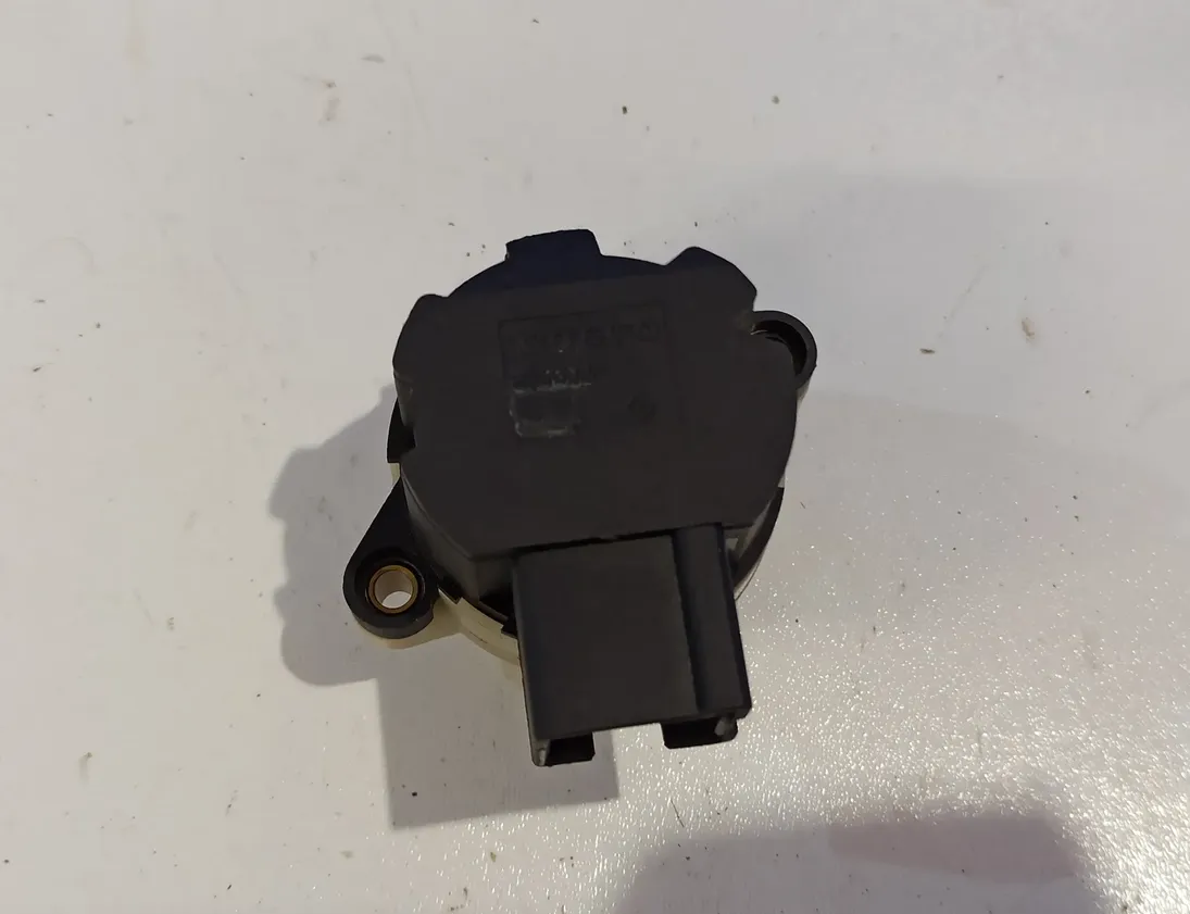 VOLVO V70 2 generation (2000-2008) Ignition Lock 8645228 20242694