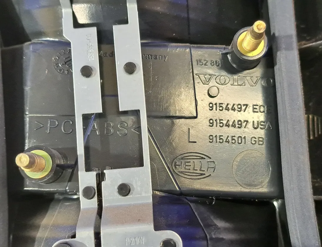 VOLVO V70 2 generation (2000-2008) Фонарь задний левый 9154497,9154501,9474848 33561371