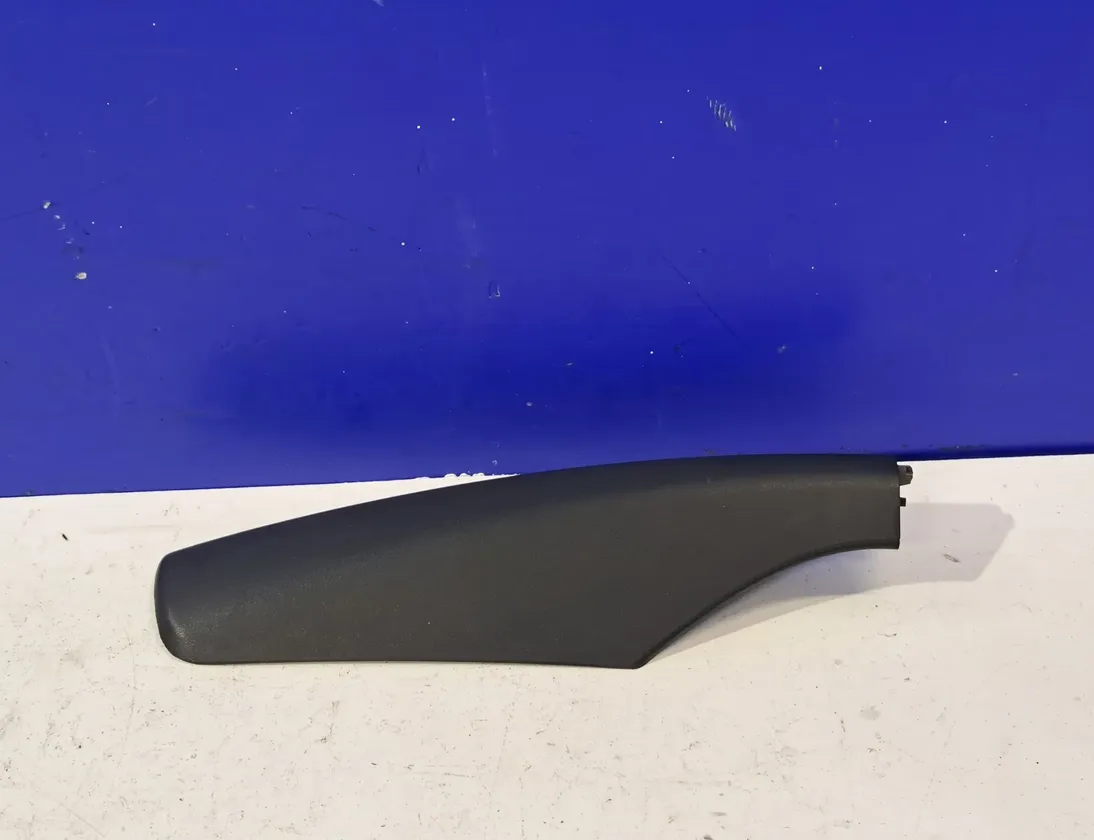 VOLVO V70 2 generation (2000-2008) Front left roof horn cover 8662611 33561686