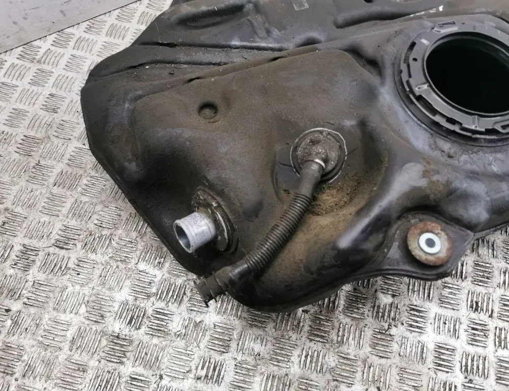 TOYOTA Prius 4 generation (XW50) (2015-2023) Топливный бак 34463547