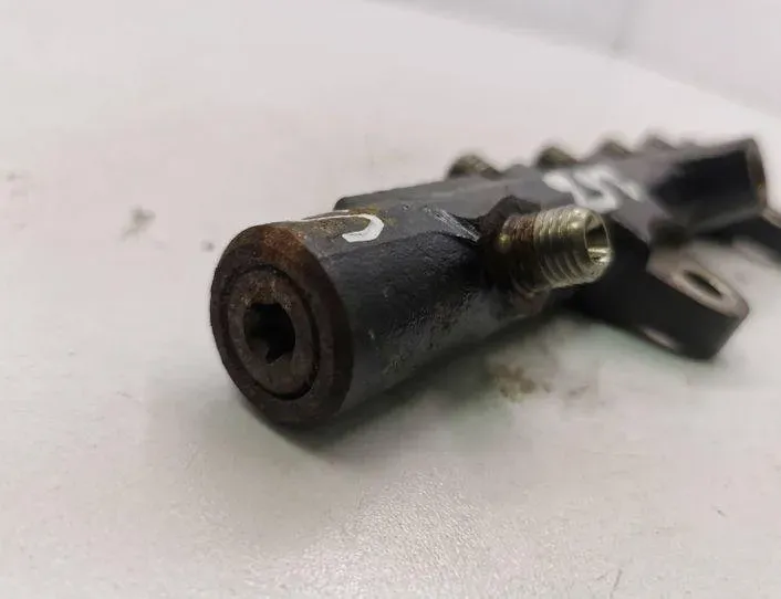 NISSAN Qashqai 2 generation (2013-2023) Топливная рейка 141981437,H8201225030,175213876R 26423086