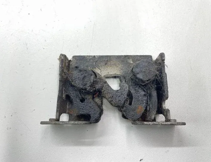 BMW 5 Series E60/E61 (2003-2010) Замок капота 51237115229,7115229 26510914