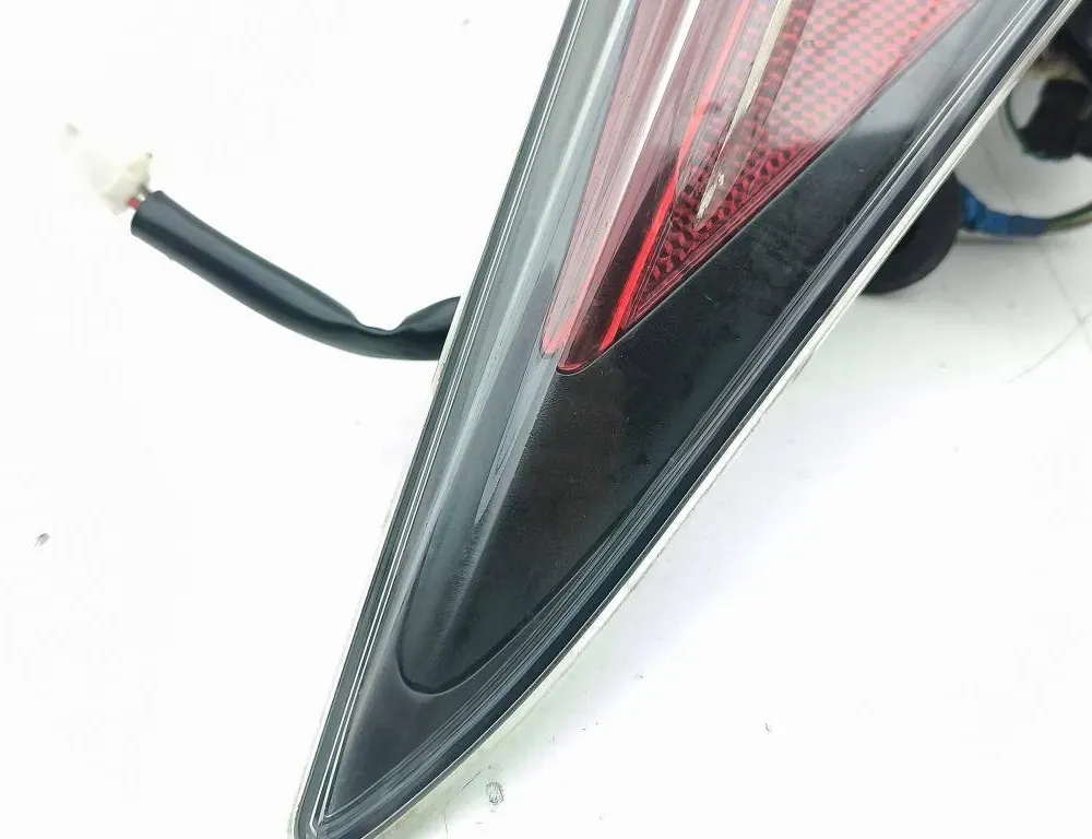 TOYOTA Prius 4 generation (XW50) (2015-2023) Ľavé zadné koncové svetlo 8156047150C 33475929