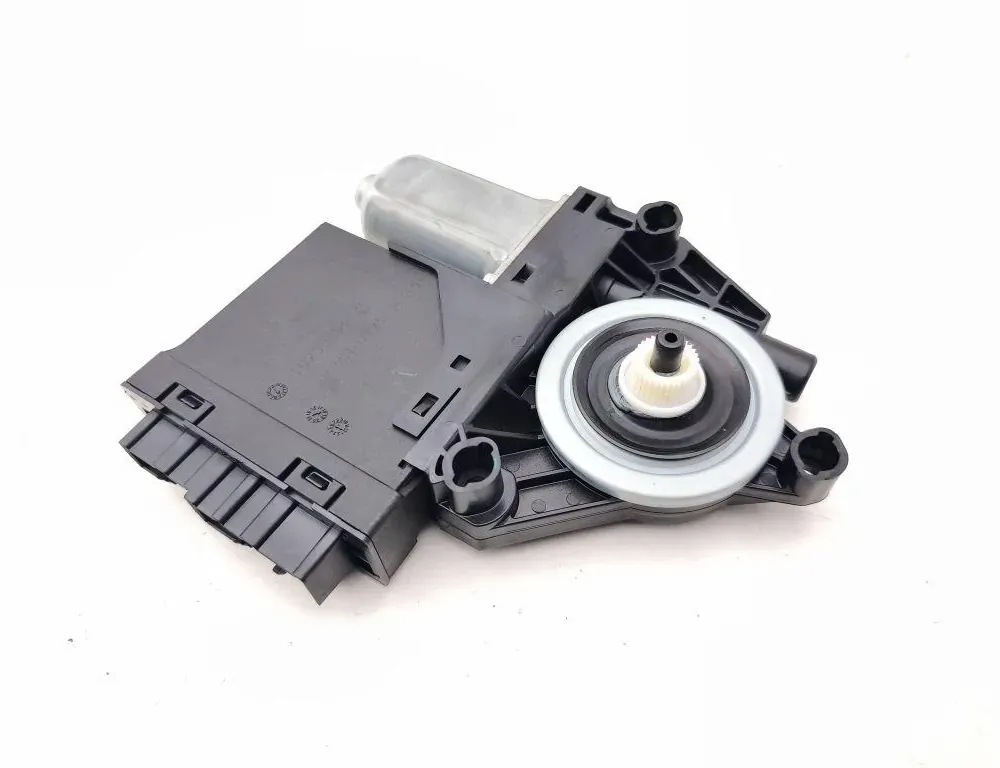 VOLVO S90 2 generation (2016-2023) Маторчик стеклоподъемника передней левой двери 31674756 33475967