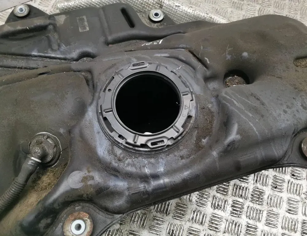 TOYOTA Prius 4 generation (XW50) (2015-2023) Топливный бак 34463547