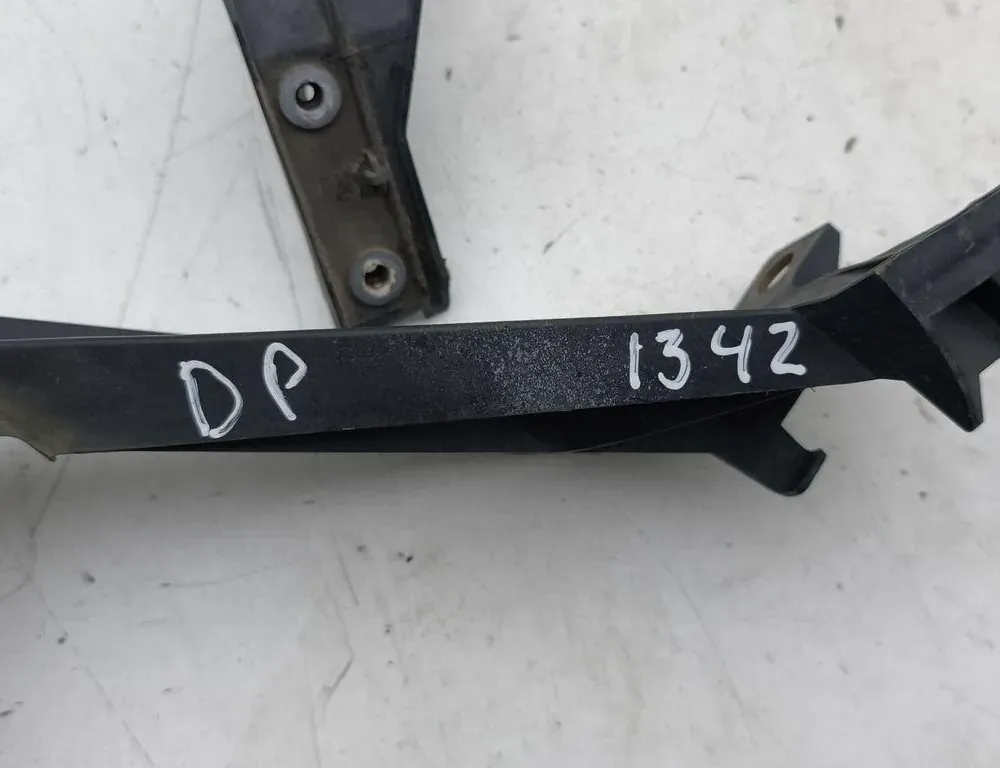 CHRYSLER Voyager 5 generation (2007-2020) Держатель бампера передний левый 59590A 34465636