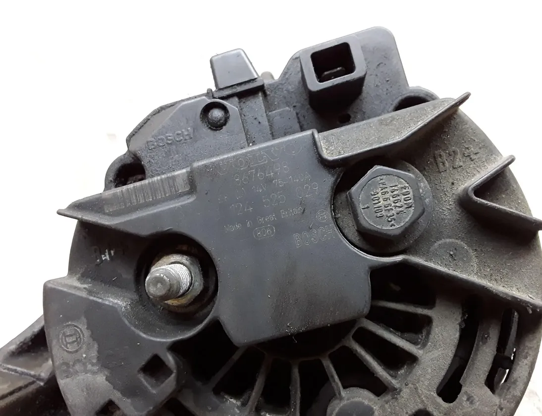 VOLVO XC90 1 generation (2002-2014) Alternator 0124525029,8676498 23595530
