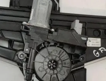 PEUGEOT 2008 2 generation (2019-2023) Стеклоподъемник задней правой двери 9830002480 33326289