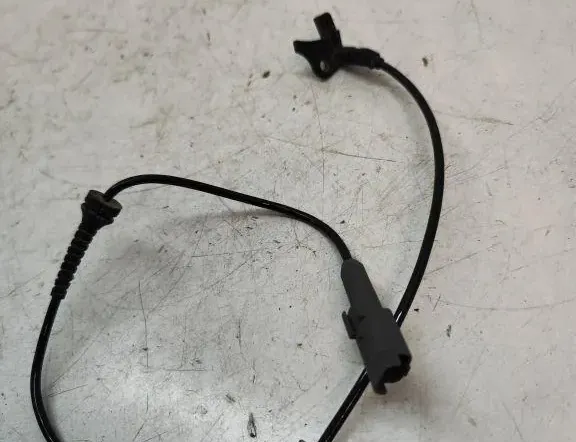 PEUGEOT 2008 2 generation (2019-2023) Pravý predný senzor ABS 10071153253 33327584