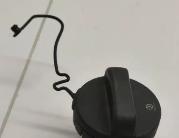 TOYOTA RAV4 5 generation (XA50) (2018-2024) Крышка топливного бака 33393835