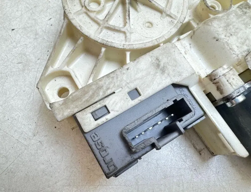 PEUGEOT 407 1 generation (2004-2010) Motor ovládania okna pravých zadných dverí 994008014,9646595580 31347561