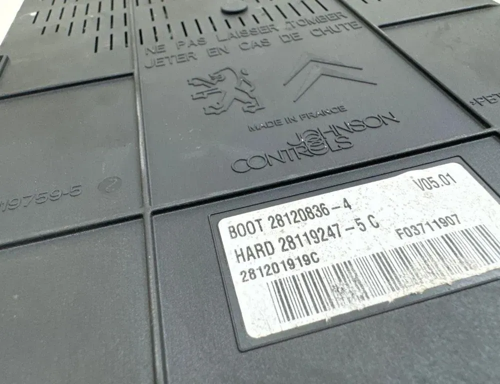 CITROËN C5 2 generation (2008-2017) Fuse box 281201919C,281192475 31368222