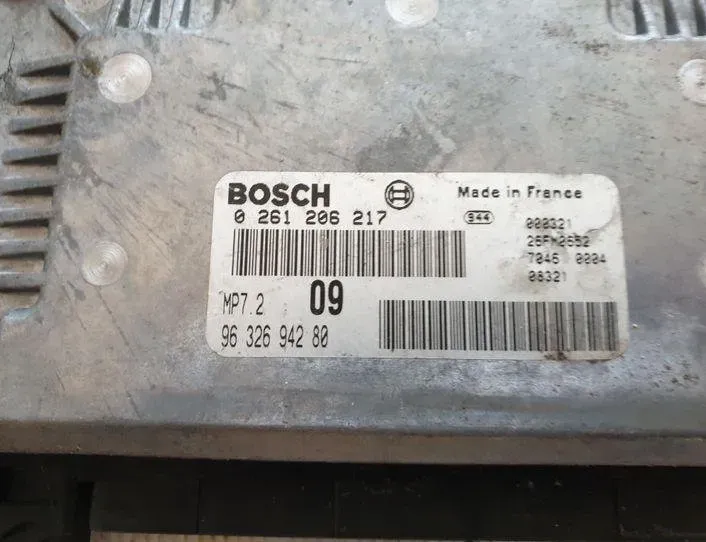 PEUGEOT 206 1 generation (1998-2009) Riadiaca jednotka motora 942,800,261,200,000,326 21490478