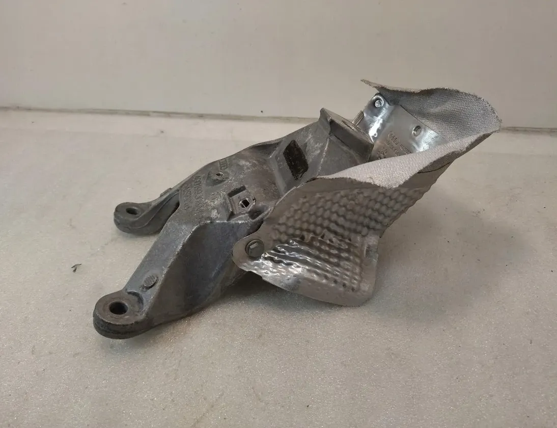 VOLKSWAGEN Passat B8 (2014-2023) Другие детали двигателя 4G0199308AA 23140005