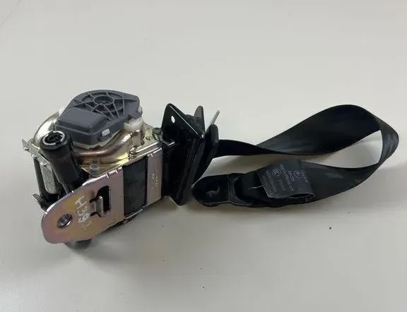 JAGUAR XE 1 generation (2014-2024) Front Right Seatbelt 010L0000 33269427