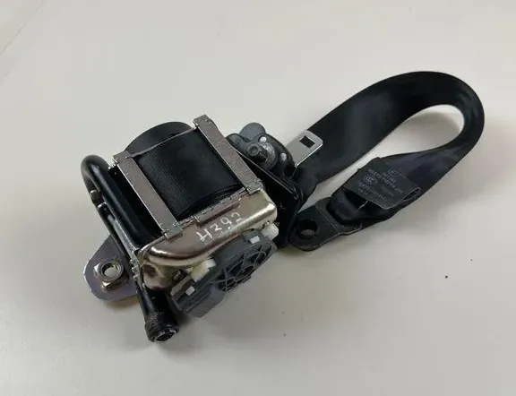 JAGUAR XE 1 generation (2014-2024) Front Right Seatbelt 010L0000 33269427