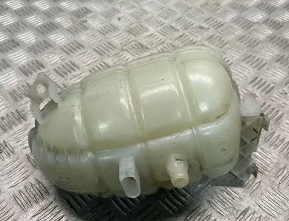 BMW 4 Series F32/F33/F36 (2013-2020) Expanzná nádrž 7642160 33490585