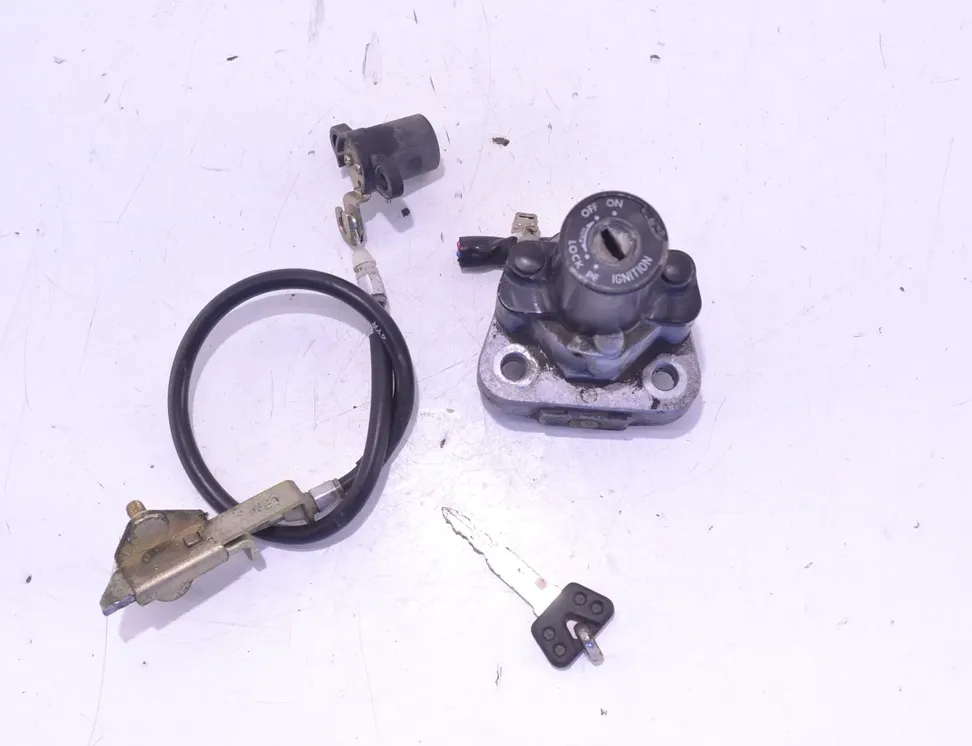 YAMAHA FZS Kompletná sada zámkov nádržový uzáver sada zapalovacieho prepínača 15303137