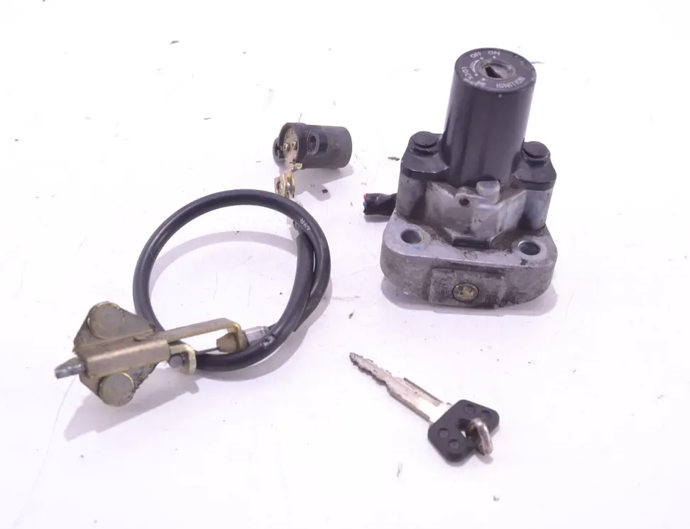 YAMAHA FZS Kompletná sada zámkov nádržový uzáver sada zapalovacieho prepínača 15303137