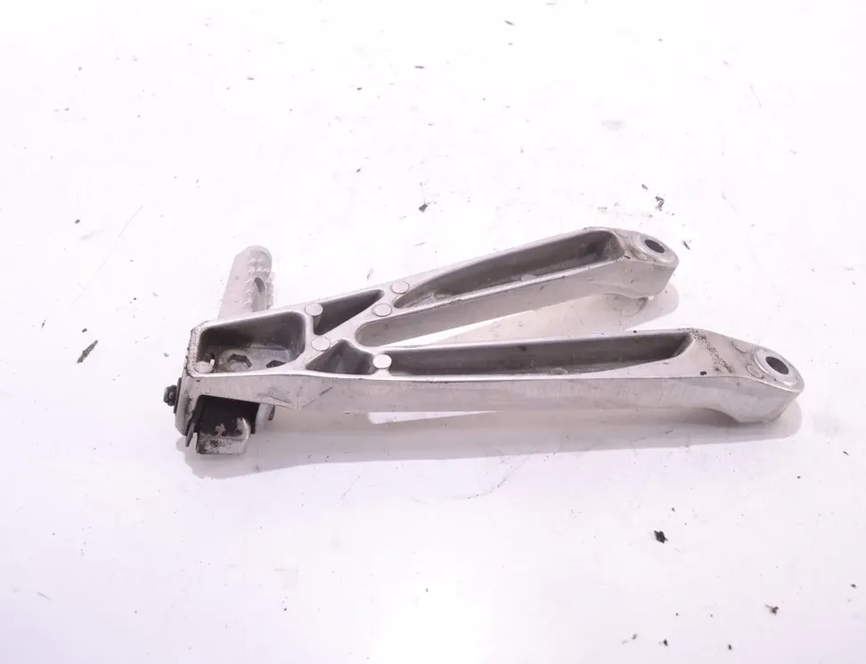 HONDA CBR (1983-2016) Zadný ľavý držiak na nohu Unavailable 15511556