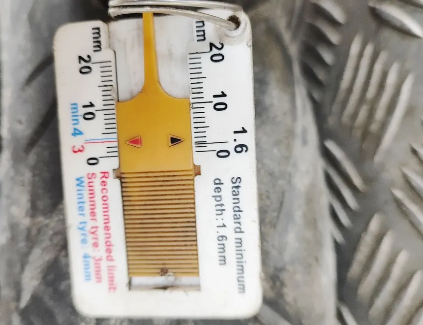 SUZUKI GSX Predné koleso z hliníkovej zliatiny 33943574