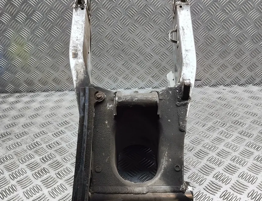 SUZUKI GSX Rear swingarm 33077477