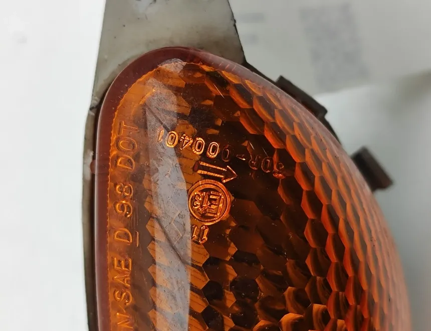 SUZUKI GSX Front right side turn signal indicator RH 35600-24F0R 33343286