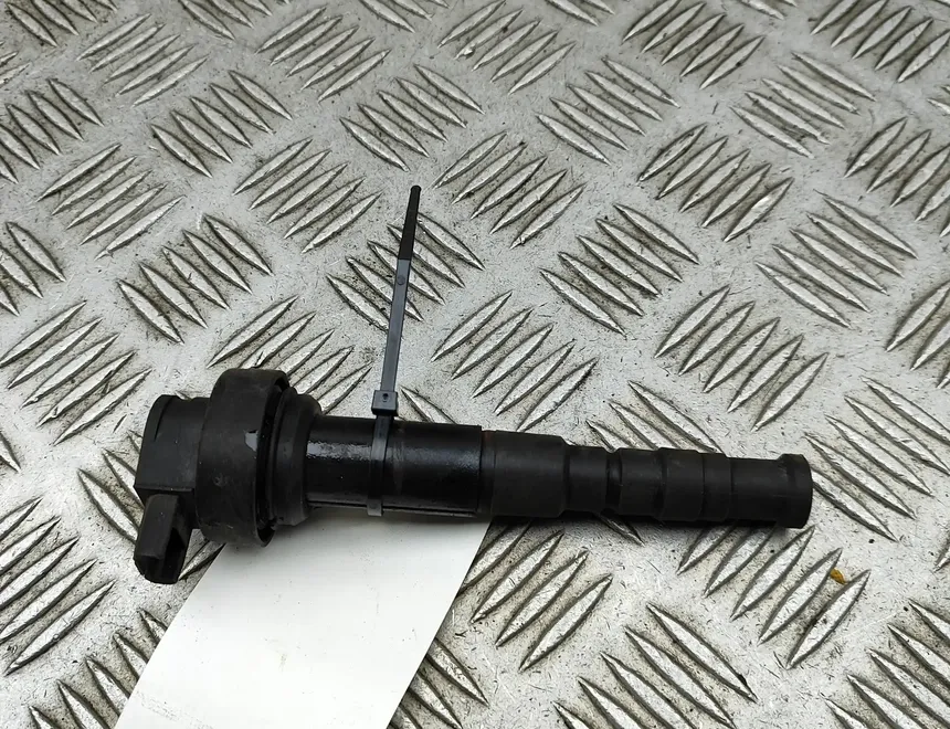 BMW F Zapaľovacia cievka 7715846 33350973